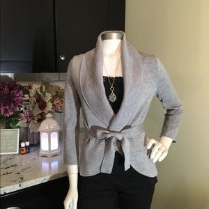 BCBG. GRAY SWEATER WITH TIE